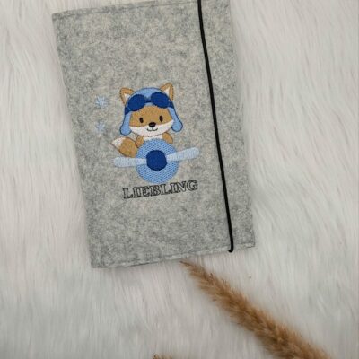 U-Heft Hülle Filz Fuchs im Flugzeug