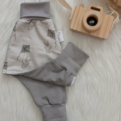 Mitwachshose Hase mit Drachen Gr. 50/56