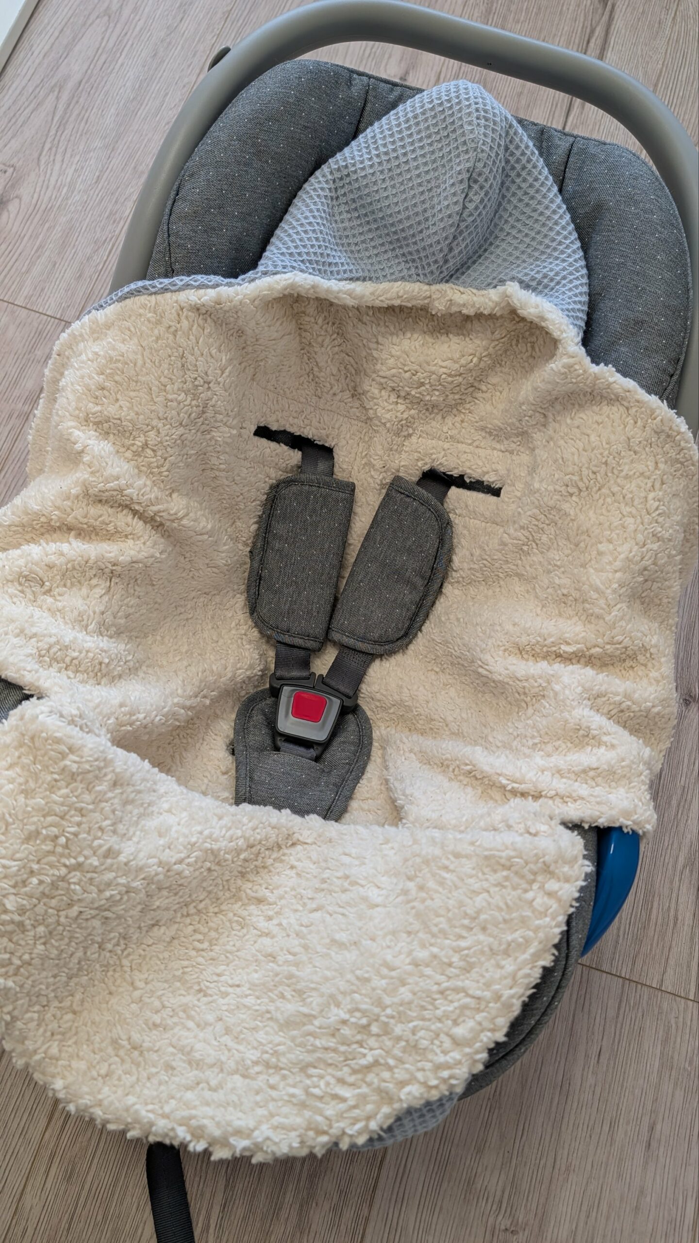 Bio Einschlagdecke für Auto-Babyschale konfigurierbar – Bild 5